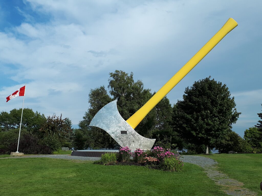 worlds’ biggest axe in nackawic New Brunswick